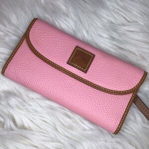 Dooney pebble leather wallet in pale pink